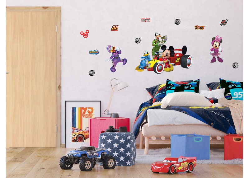 Samolepka na zeď dětská,  AG Design, DK 2309, Disney, Mickey Mouse, Mickey s kamarády na závodech, 65x85 cm