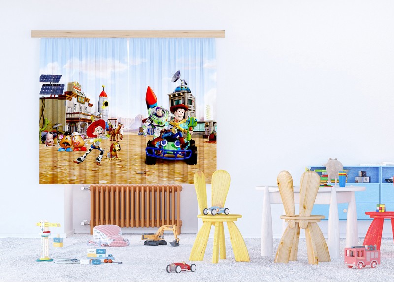 Hrdinové Příběhu Hraček ve městě, Disney, záclony AG Design, 180 x 160 cm, 2 díly, pro dětské pokoje, FCSXL 4381