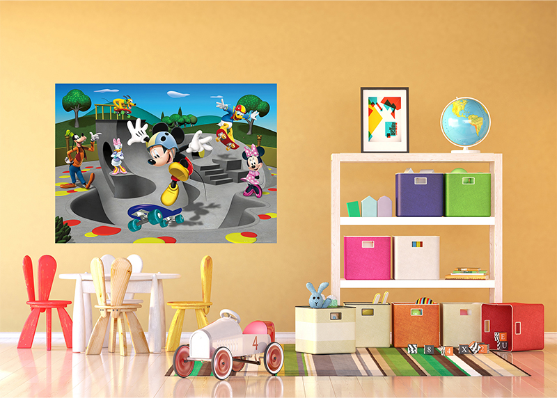 Mickey Mouse s kamarády na skejtech, Disney, AG Design, fototapeta do dětského pokoje, lepidlo součástí balení, 155x110